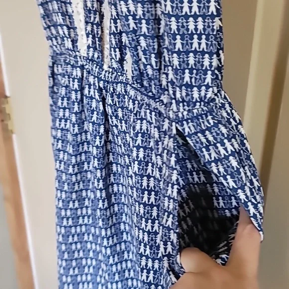 Peppermint medium 100% polyester dress with lace design down the chest - Picture 2 of 6